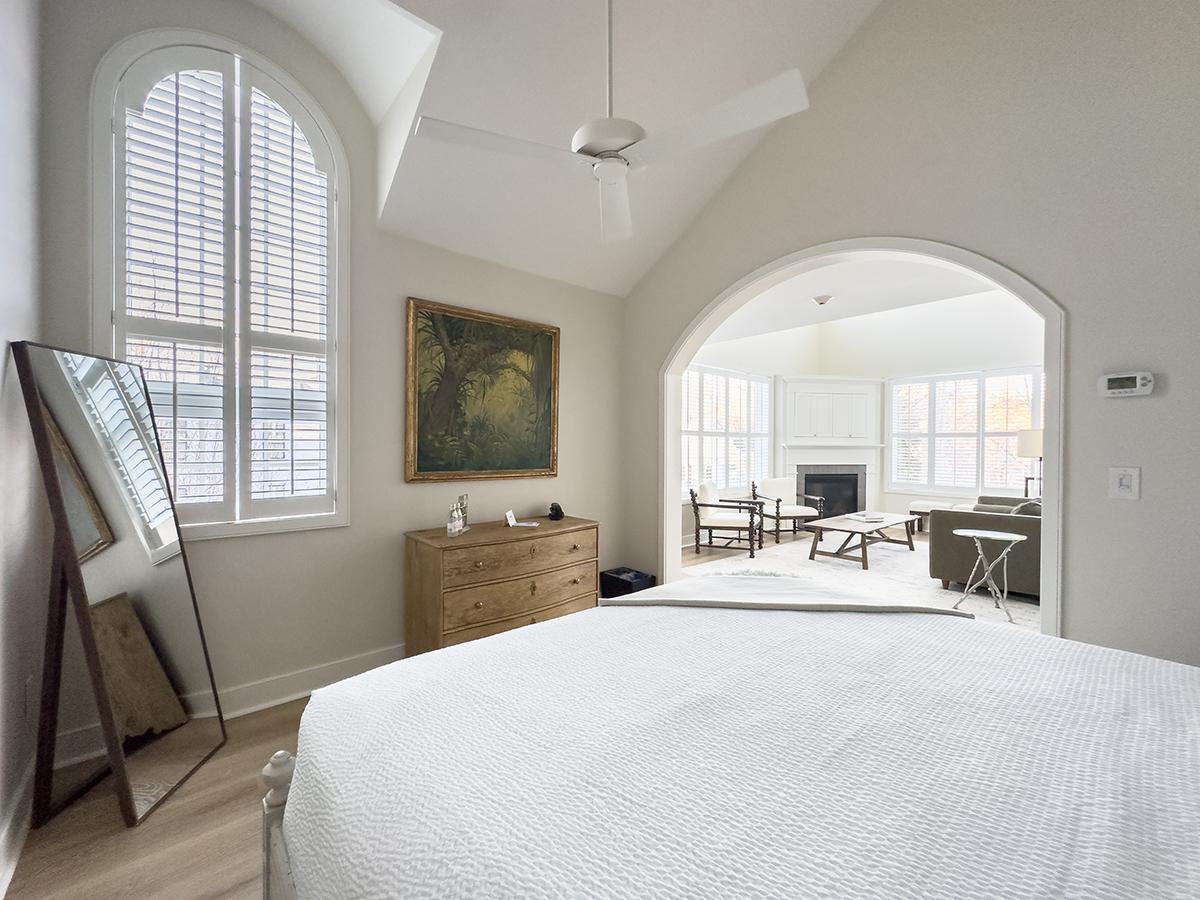 grand king suite bed